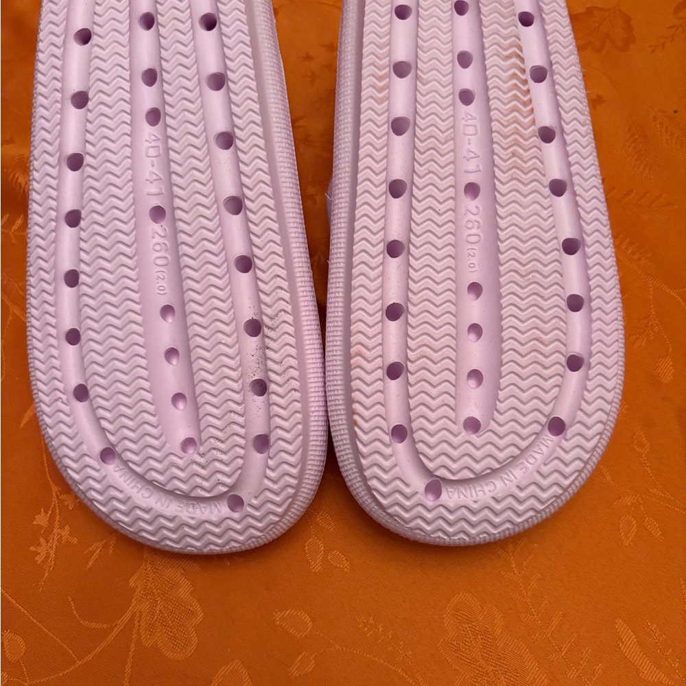 NWOT Woman’s pink beach sandals